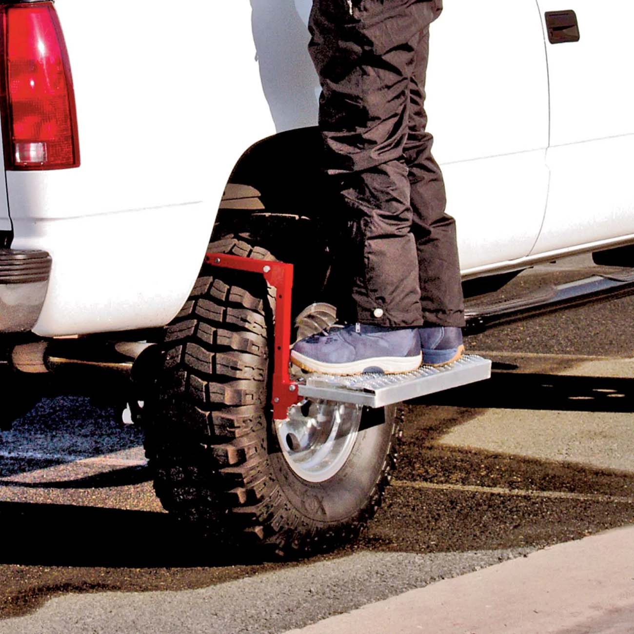 Powerbuilt Heavy Duty Truck Tire Service Step (300 Pound Max)